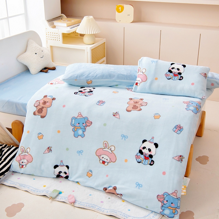 91家纺网 家纺一手货源 找家纺 鱼宝 2025新款牛奶绒可拆卸被套被芯幼儿园被子 卡卡乐园 蓝