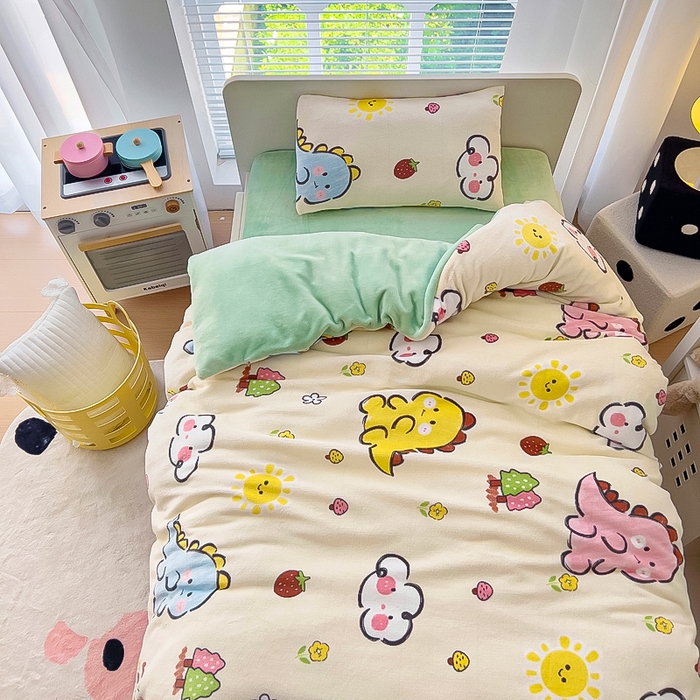 91家纺网 家纺一手货源 找家纺 鱼宝 2025新款牛奶绒可拆卸被套被芯幼儿园被子 恐龙宝宝