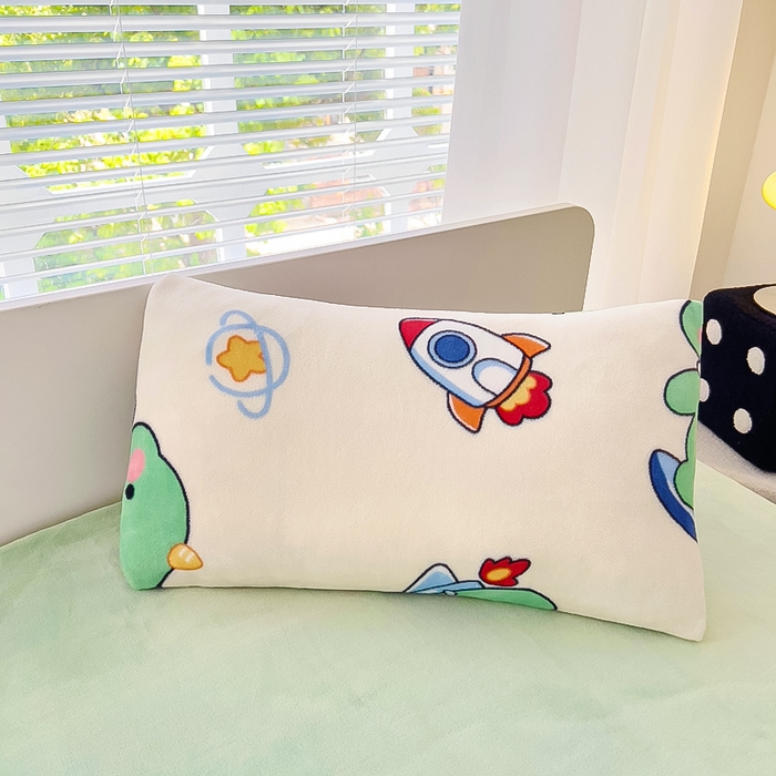 91家纺网 家纺一手货源 找家纺 鱼宝 2025新款牛奶绒可拆卸被套被芯幼儿园被子 恐龙飞船