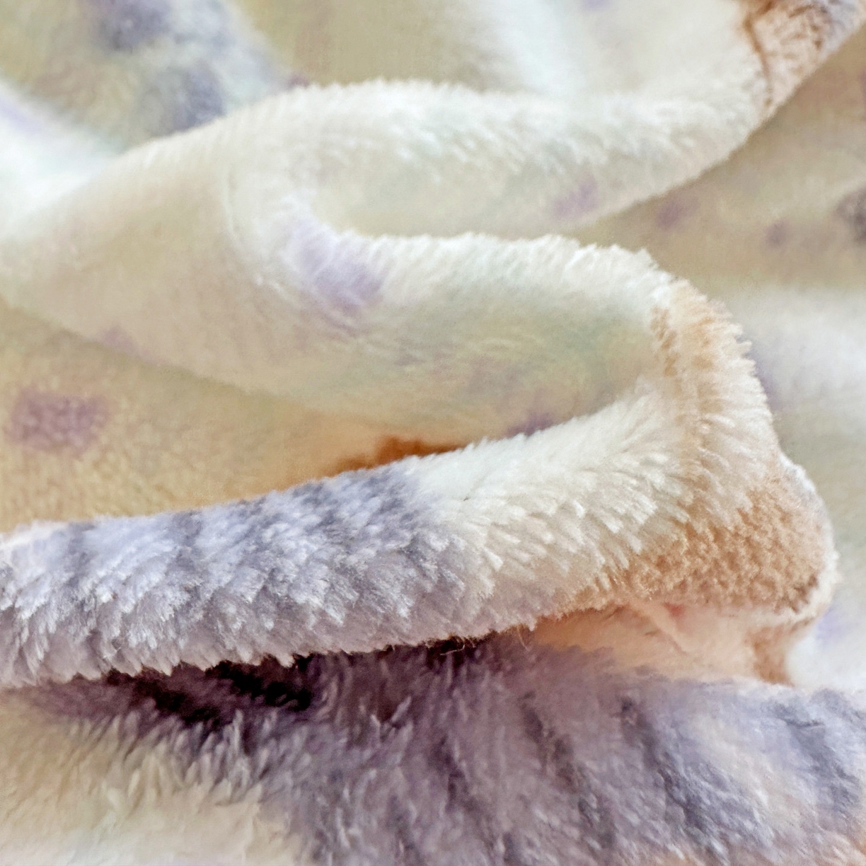 91家纺网 家纺一手货源 找家纺 （总）麦朵家居 2025新款高克重毛球绣花四件套印花牛奶绒四件套高克重宝宝绒床裙款四件套牛奶绒床笠兔绒三件套