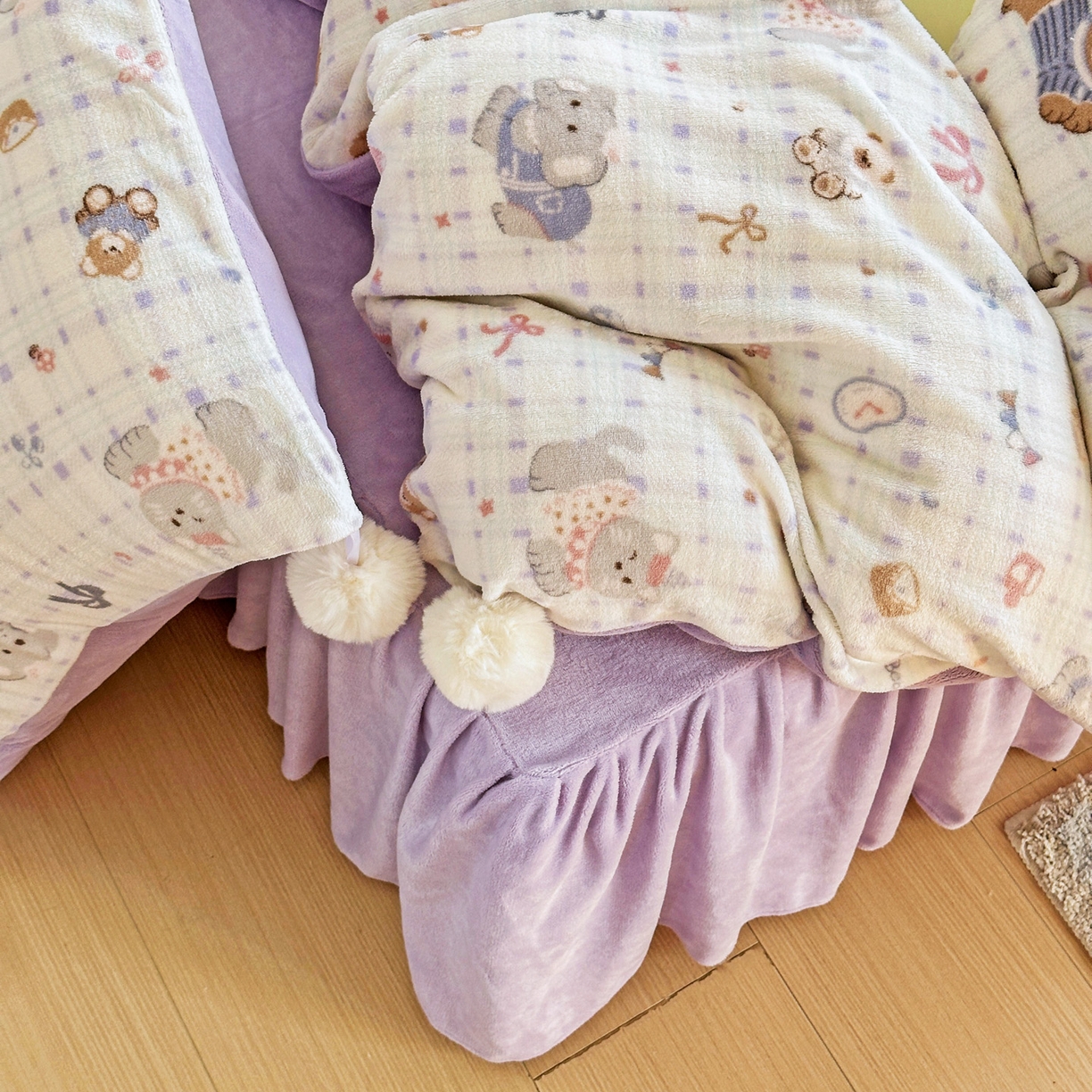 91家纺网 家纺一手货源 找家纺 （总）麦朵家居 2025新款高克重毛球绣花四件套印花牛奶绒四件套高克重宝宝绒床裙款四件套牛奶绒床笠兔绒三件套