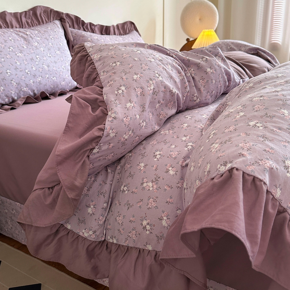 91家纺网 家纺一手货源 找家纺 梦莱斯 2025新款高克重云感棉四件套-花边款 柔紫花绪