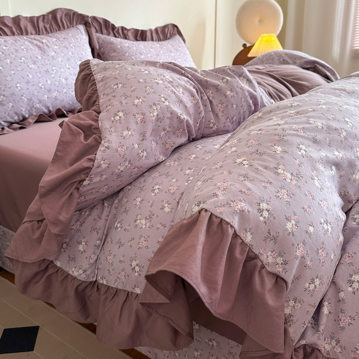 91家纺网 家纺一手货源 找家纺 梦莱斯 2025新款高克重云感棉四件套-花边款 柔紫花绪