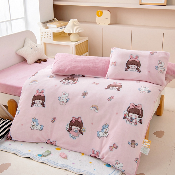 91家纺网 家纺一手货源 找家纺 鱼宝 2025新款牛奶绒可拆卸被套被芯幼儿园被子 魔法公主