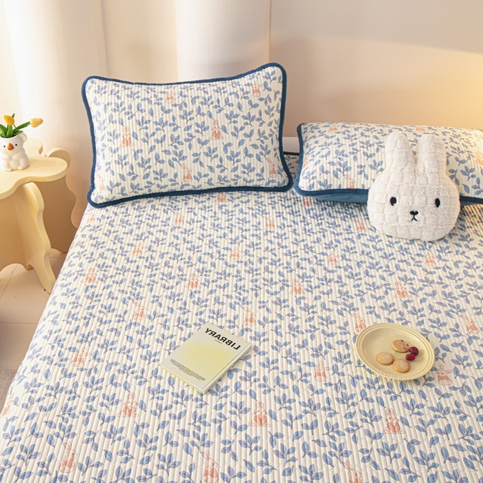 91家纺网 家纺一手货源 找家纺 恒尚居 2025新款全棉牛奶绒床盖四季可用纯棉夹棉床单床褥垫三件套-秋冬款系列三 菲菲兔【A纯棉-B牛奶绒】