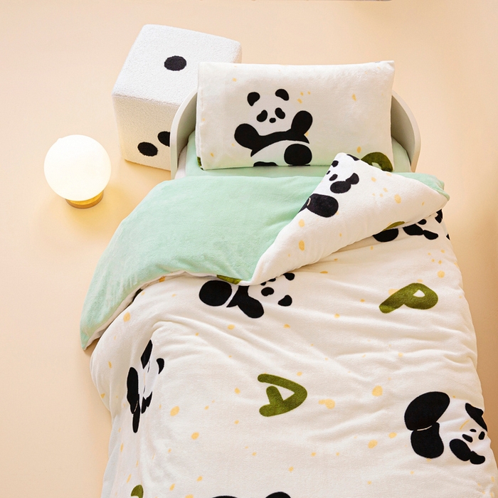 91家纺网 家纺一手货源 找家纺 鱼宝 2025新款牛奶绒可拆卸被套被芯幼儿园被子 小熊猫
