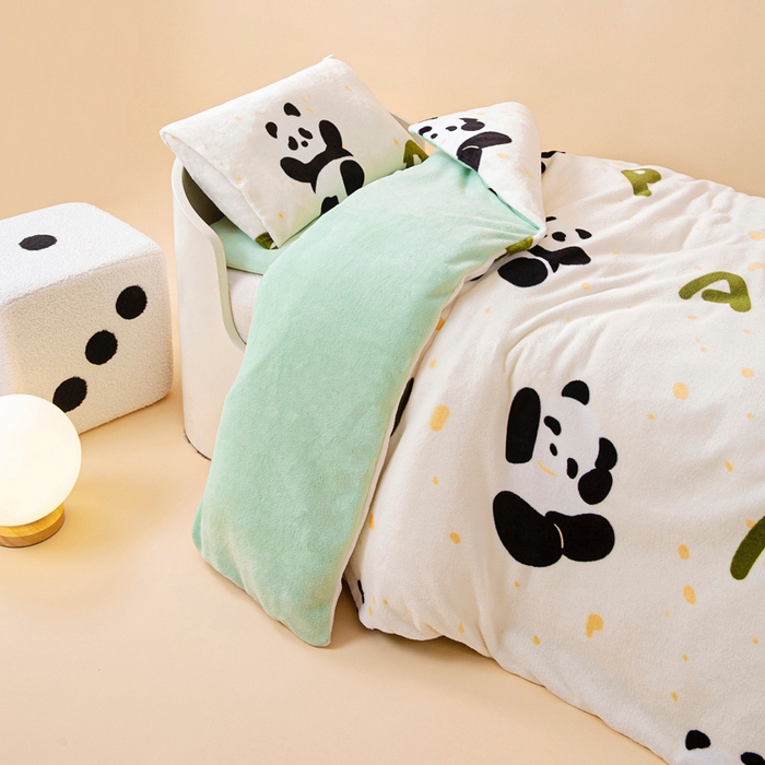 91家纺网 家纺一手货源 找家纺 鱼宝 2025新款牛奶绒可拆卸被套被芯幼儿园被子 小熊猫