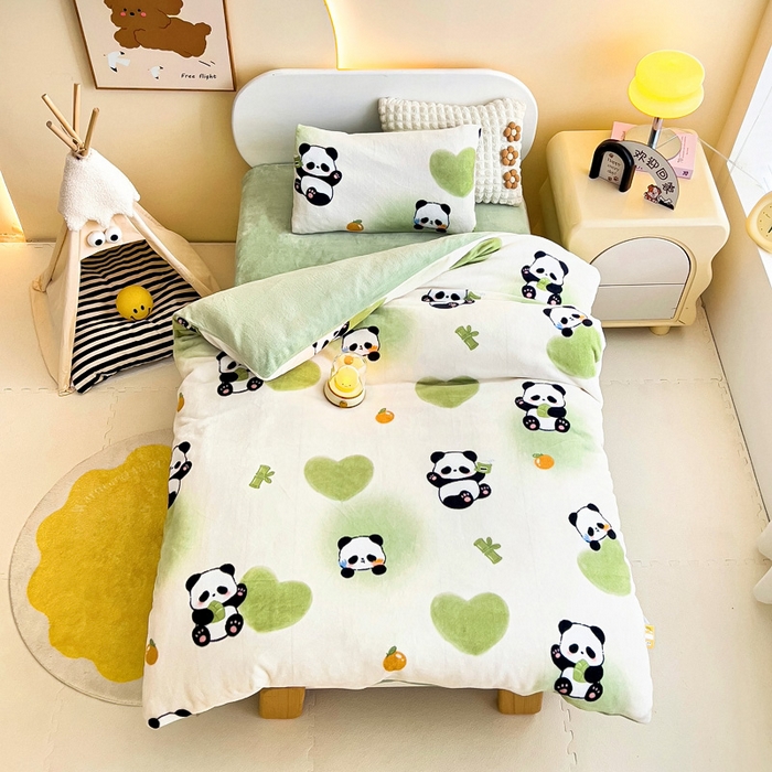 91家纺网 家纺一手货源 找家纺 鱼宝 2025新款牛奶绒可拆卸被套被芯幼儿园被子 熊猫宝贝