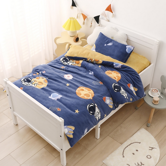 91家纺网 家纺一手货源 找家纺 鱼宝 2025新款牛奶绒可拆卸被套被芯幼儿园被子 宇航梦