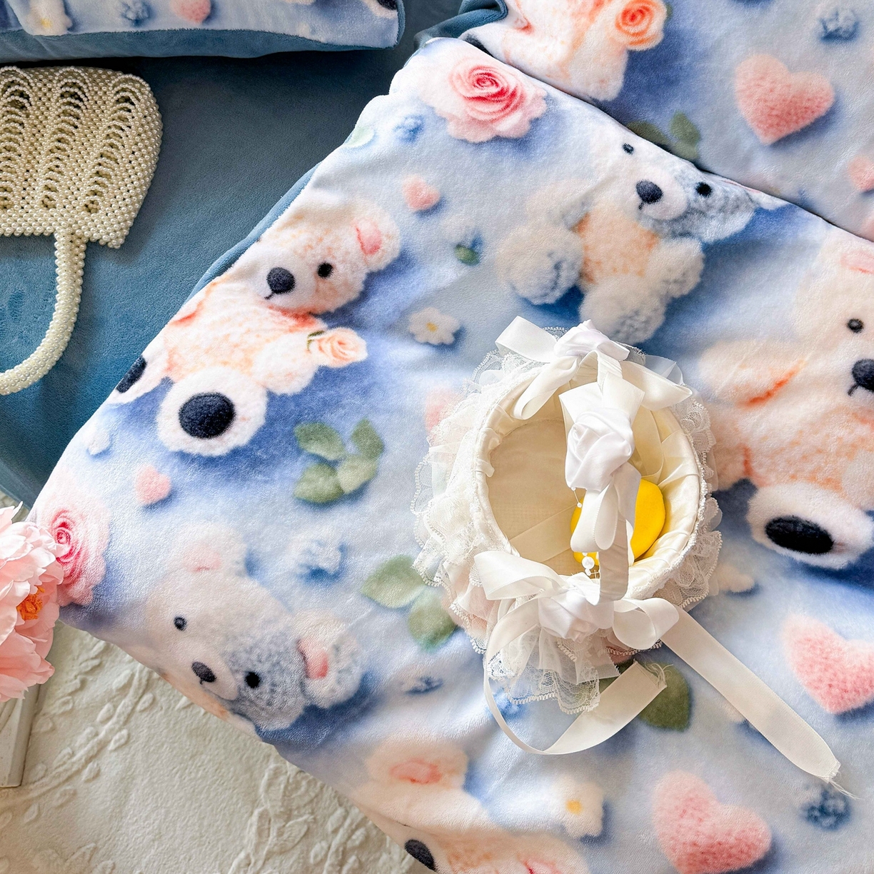 91家纺网 家纺一手货源 找家纺 馨语家居 2025新款直播热款高克重保暖卡通牛奶绒印花四件套 针织小熊