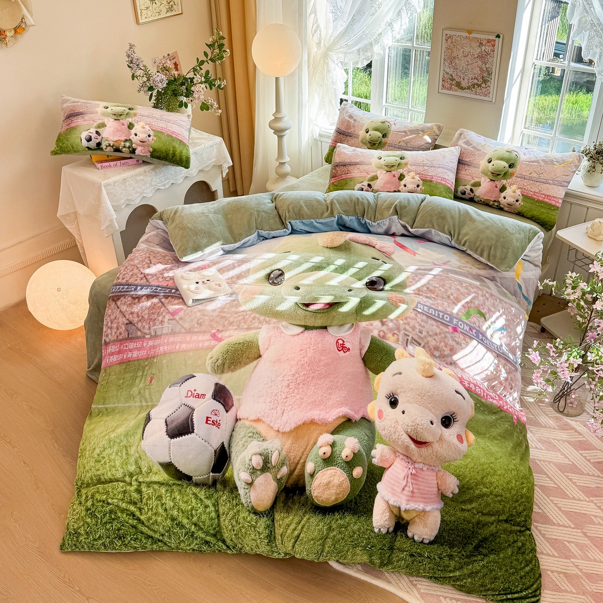 91家纺网 家纺一手货源 找家纺 馨语家居 2025新款直播热款高克重保暖卡通牛奶绒印花四件套 恐龙球队