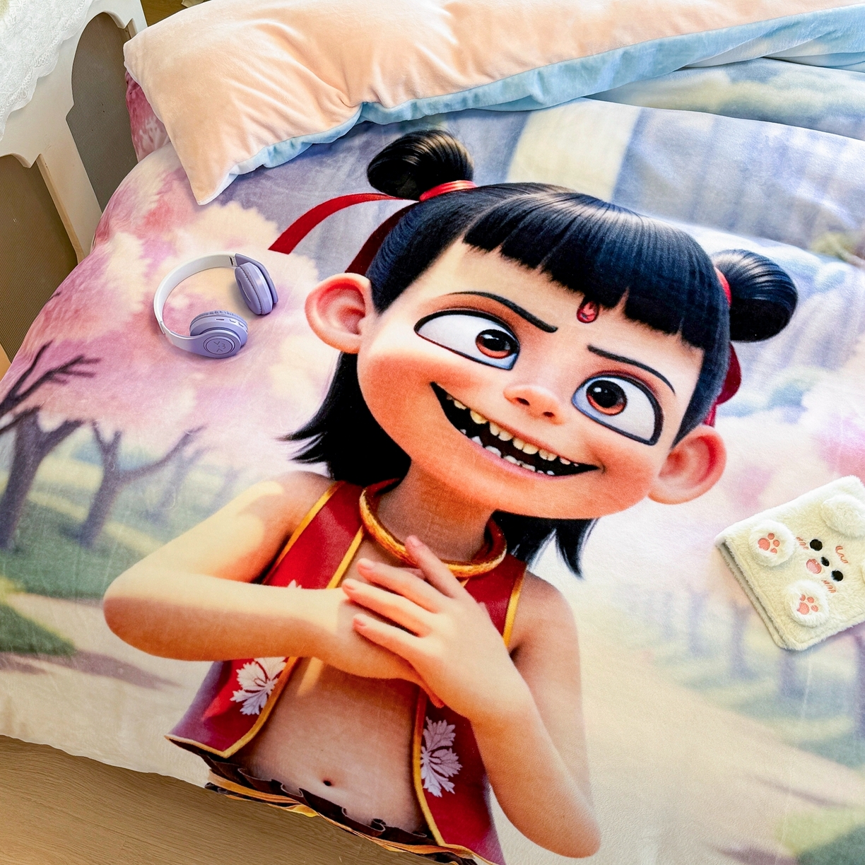 91家纺网 家纺一手货源 找家纺 馨语家居 2025新款直播热款高克重保暖卡通牛奶绒印花四件套 魔童哪吒