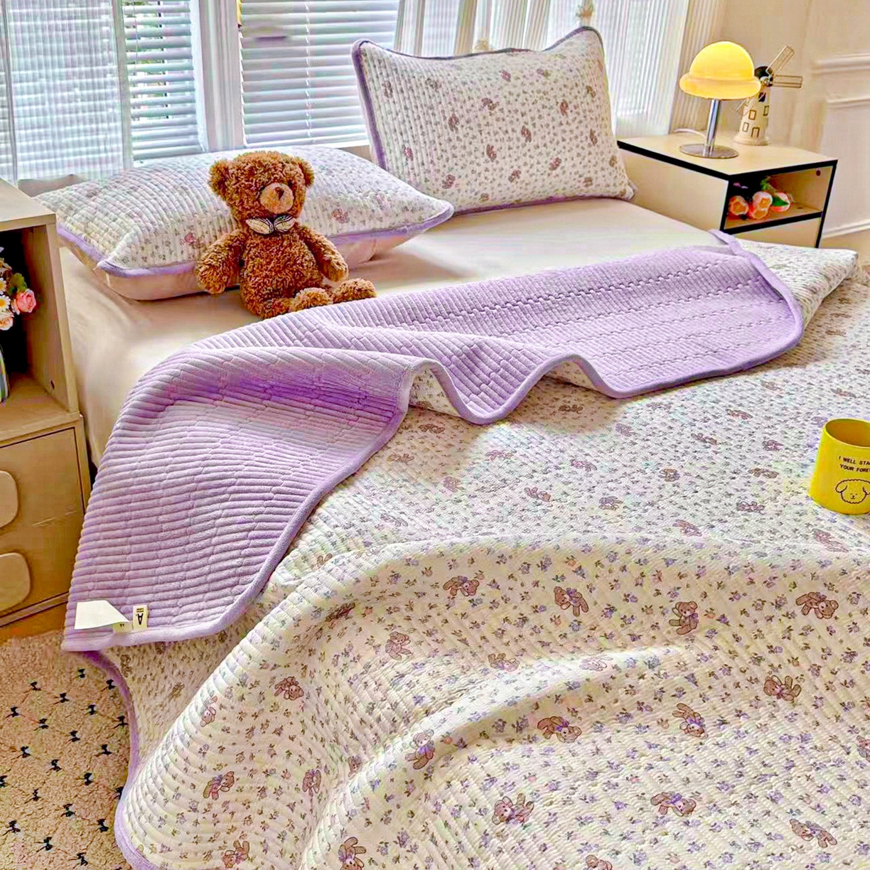 91家纺网 家纺一手货源 找家纺 恒尚居 2025新款全棉牛奶绒床盖四季可用纯棉夹棉床单床褥垫三件套-秋冬款系列三 清茶小熊【A纯棉-B牛奶绒】