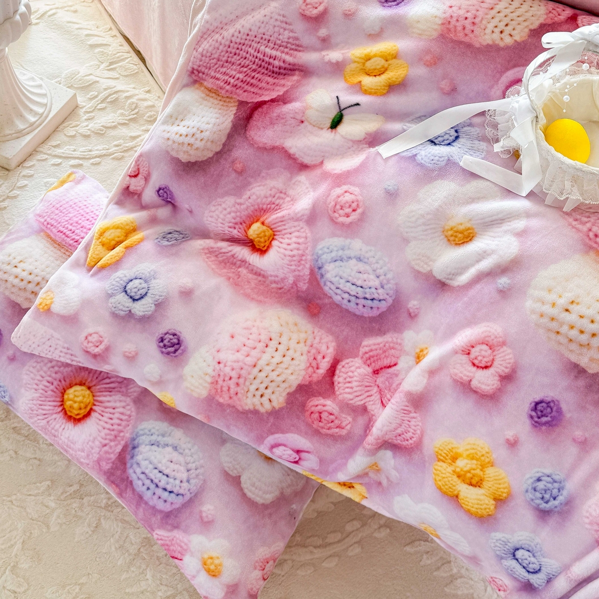 91家纺网 家纺一手货源 找家纺 馨语家居 2025新款直播热款高克重保暖卡通牛奶绒印花四件套 一路生花