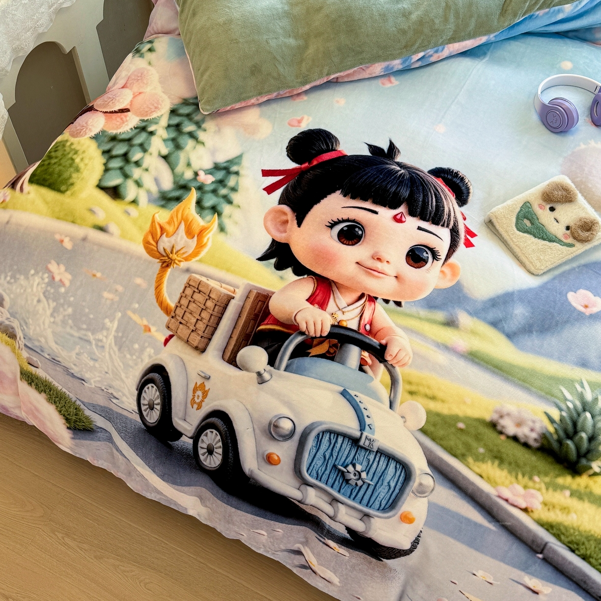 91家纺网 家纺一手货源 找家纺 馨语家居 2025新款直播热款高克重保暖卡通牛奶绒印花四件套 郊游哪吒