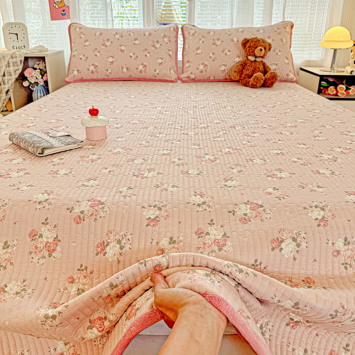 91家纺网 家纺一手货源 找家纺 恒尚居 2025新款全棉牛奶绒床盖四季可用纯棉夹棉床单床褥垫三件套-秋冬款系列三 晚庭粉【A纯棉-B牛奶绒】