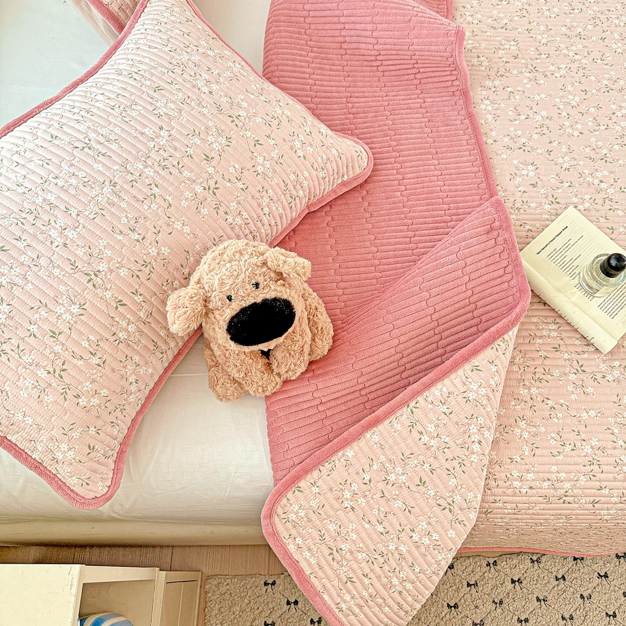 91家纺网 家纺一手货源 找家纺 恒尚居 2025新款全棉牛奶绒床盖四季可用纯棉夹棉床单床褥垫三件套-秋冬款系列三 樱花灿灿【A纯棉-B牛奶绒】