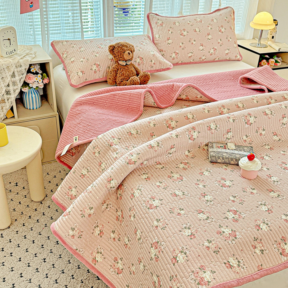 91家纺网 家纺一手货源 找家纺 恒尚居 2025新款全棉牛奶绒床盖四季可用纯棉夹棉床单床褥垫三件套-秋冬款系列三 晚庭粉【A纯棉-B牛奶绒】