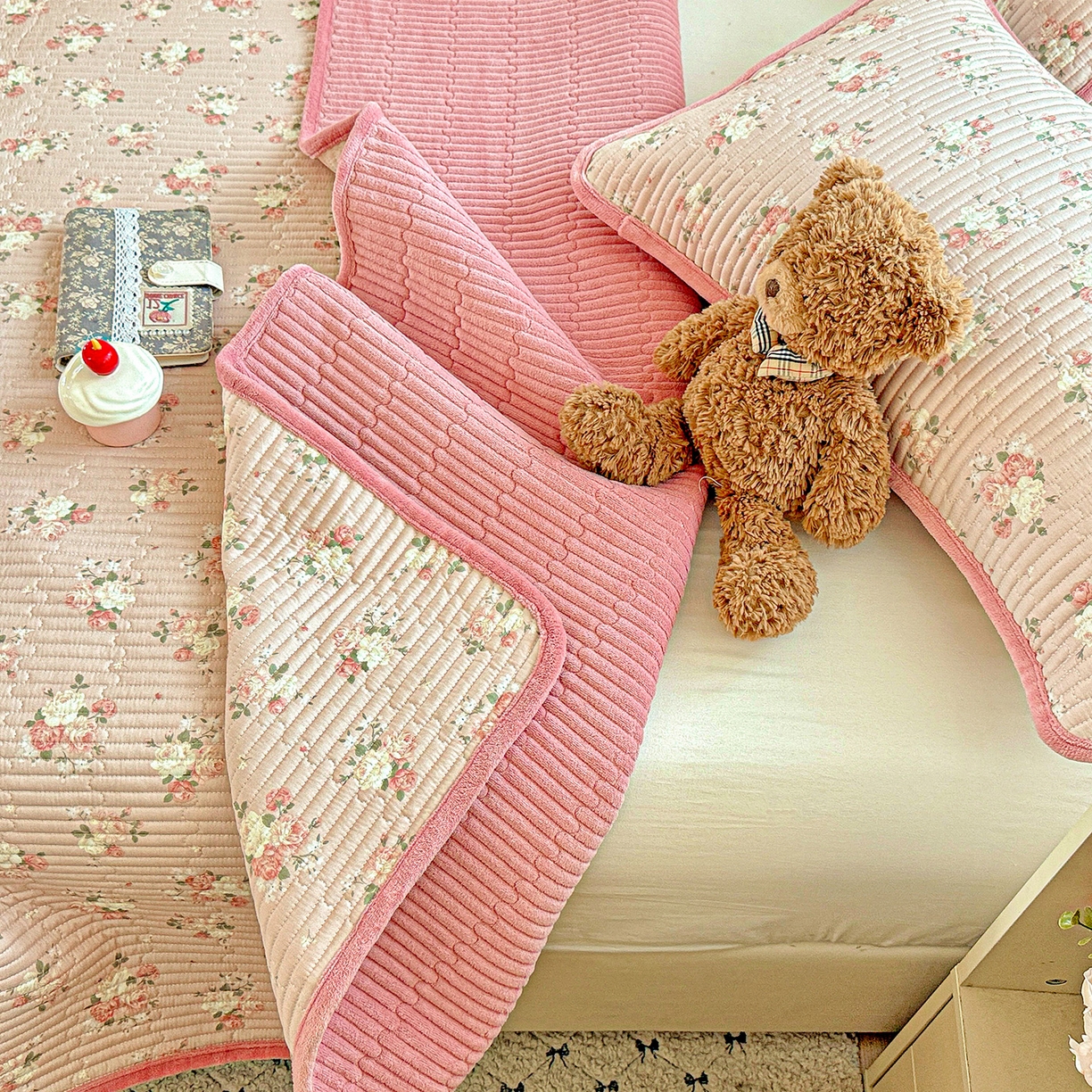 91家纺网 家纺一手货源 找家纺 恒尚居 2025新款全棉牛奶绒床盖四季可用纯棉夹棉床单床褥垫三件套-秋冬款系列三 晚庭粉【A纯棉-B牛奶绒】