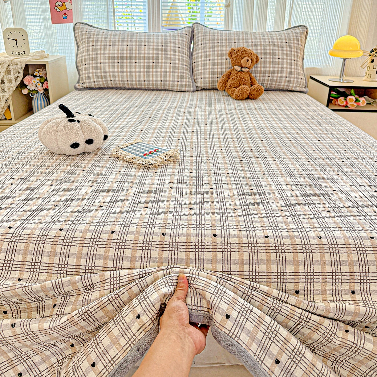 91家纺网 家纺一手货源 找家纺 恒尚居 2025新款全棉牛奶绒床盖四季可用纯棉夹棉床单床褥垫三件套-秋冬款系列三 简格调【A纯棉-B牛奶绒】