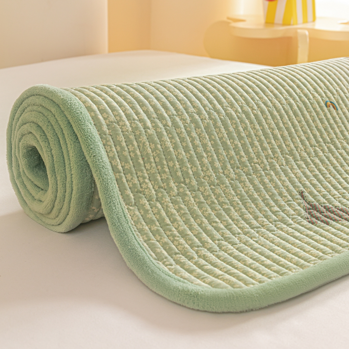 91家纺网 家纺一手货源 找家纺 恒尚居 2025新款全棉牛奶绒床盖四季可用纯棉夹棉床单床褥垫三件套-秋冬款系列三 布丁狗【A纯棉-B牛奶绒】