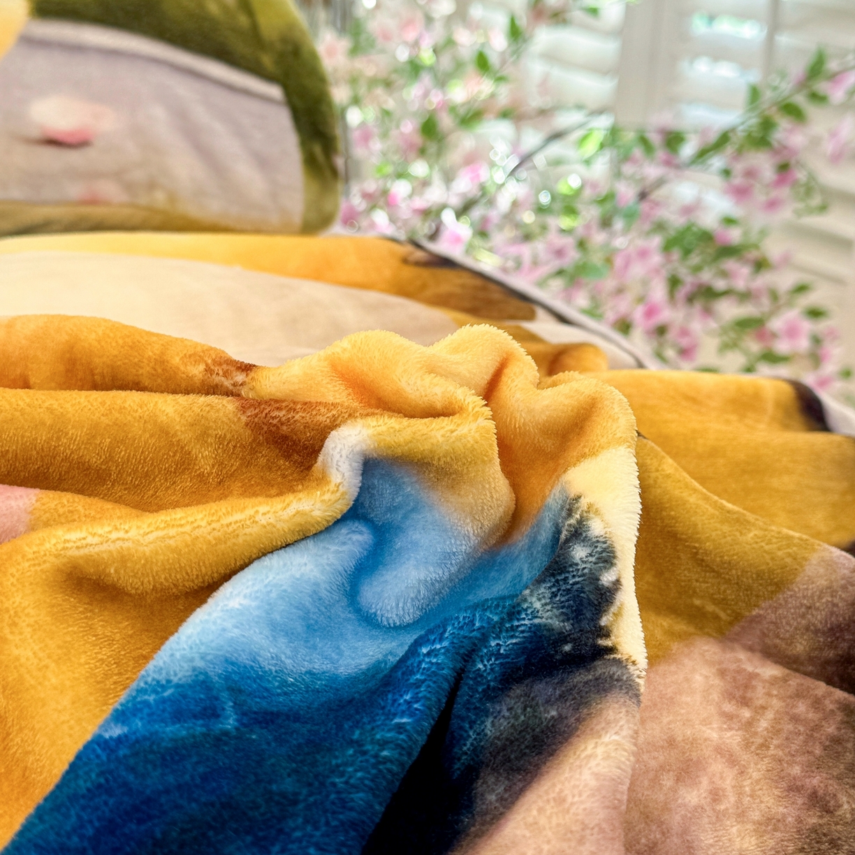 91家纺网 家纺一手货源 找家纺 馨语家居 2025新款直播热款高克重保暖卡通牛奶绒印花四件套 娃娃机