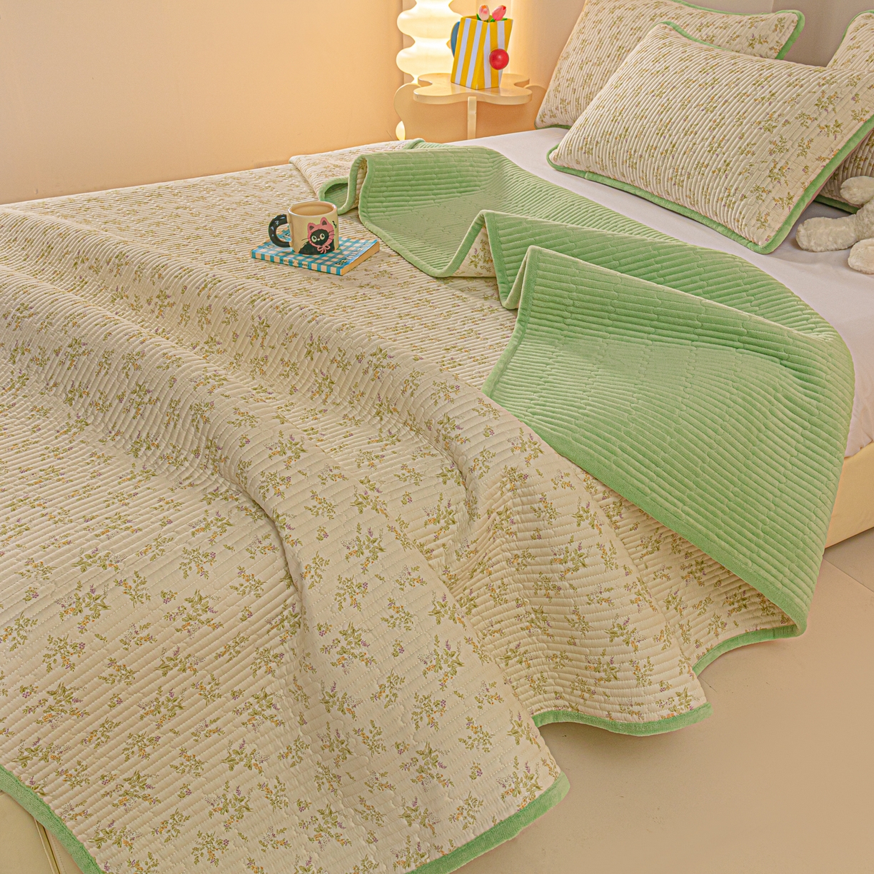 91家纺网 家纺一手货源 找家纺 恒尚居 2025新款全棉牛奶绒床盖四季可用纯棉夹棉床单床褥垫三件套-秋冬款系列三 香草园【A纯棉-B牛奶绒】