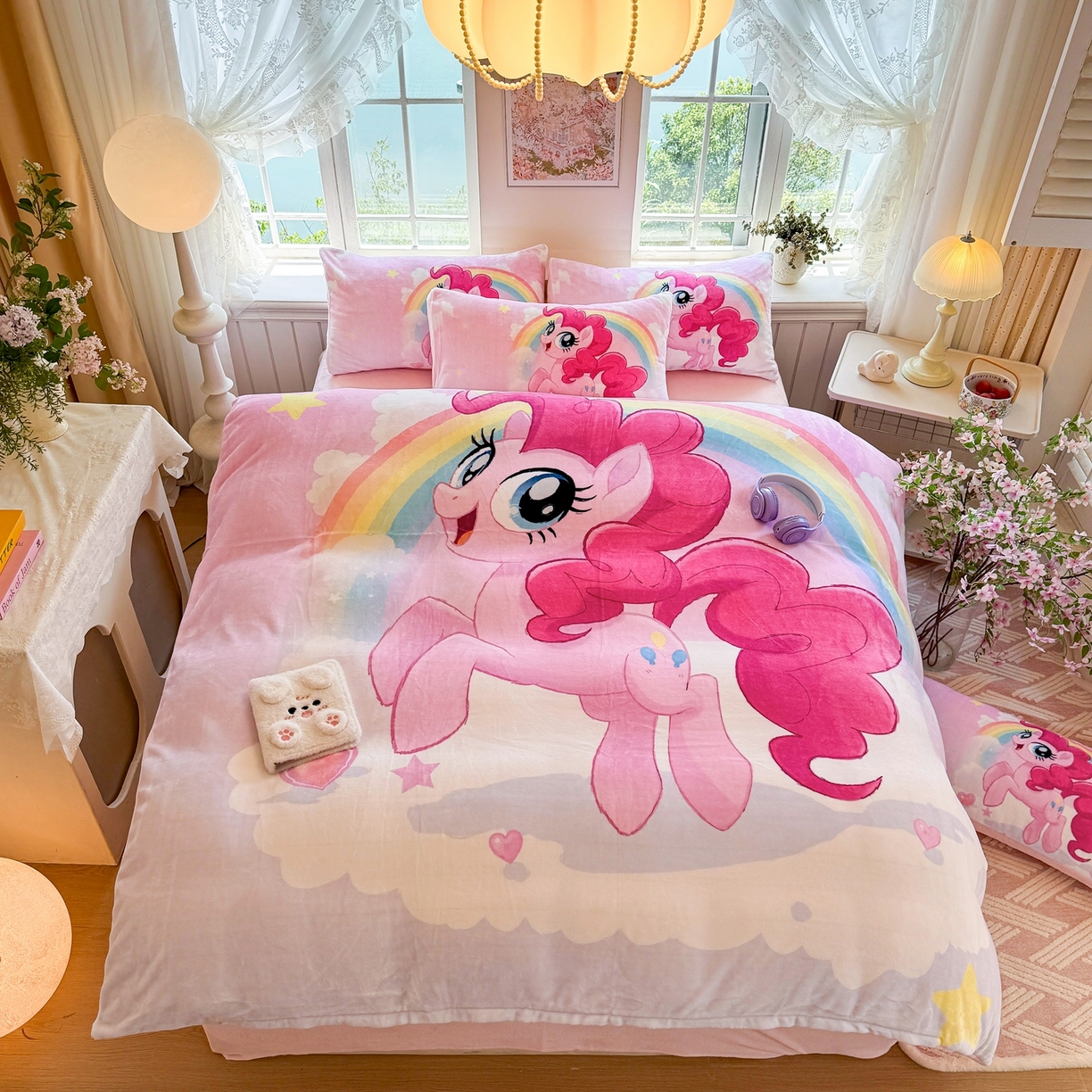 91家纺网 家纺一手货源 找家纺 馨语家居 2025新款直播热款高克重保暖卡通牛奶绒印花四件套 彩虹碧琪