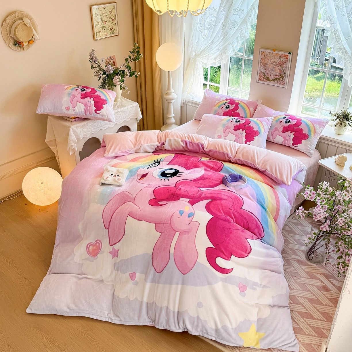 91家纺网 家纺一手货源 找家纺 馨语家居 2025新款直播热款高克重保暖卡通牛奶绒印花四件套 彩虹碧琪