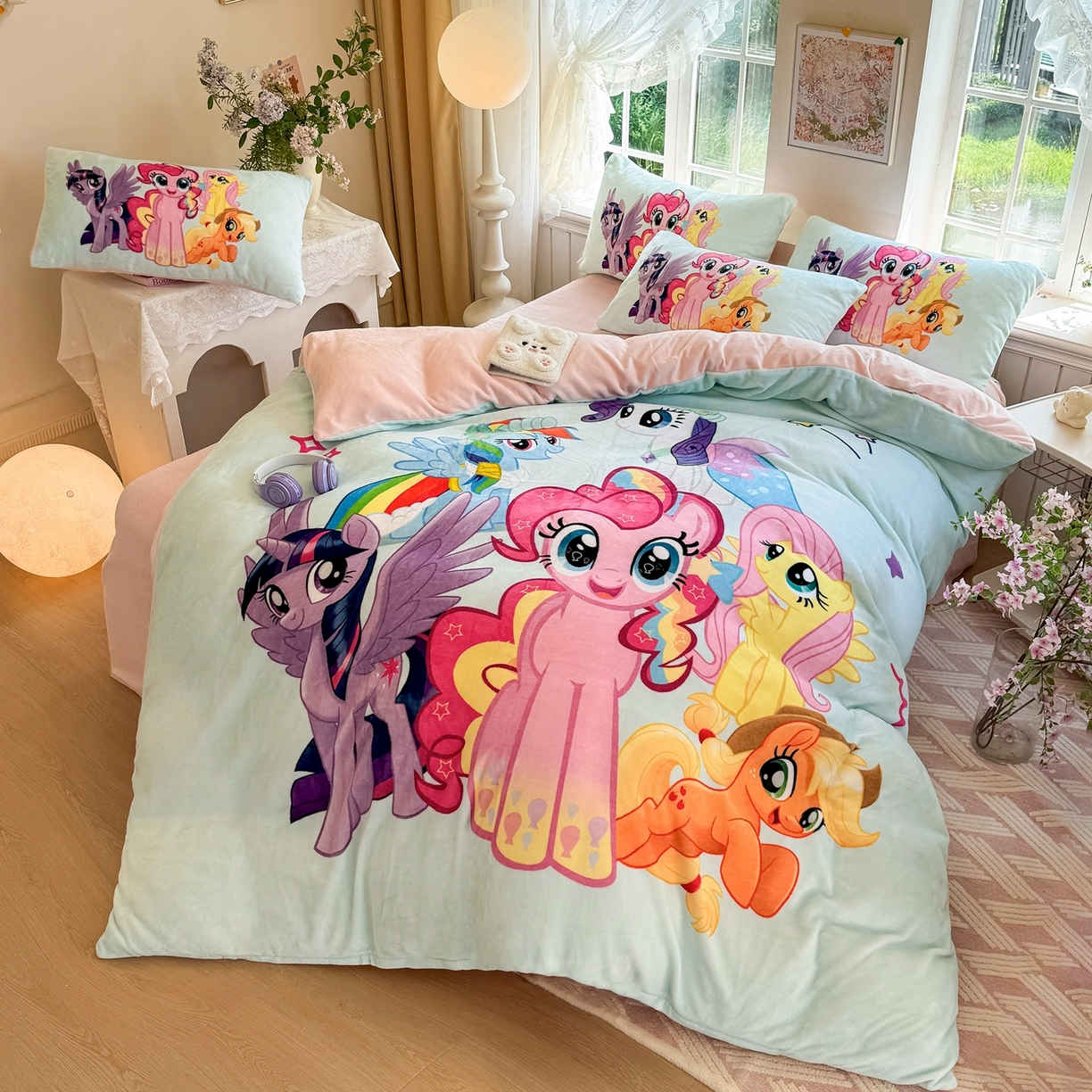 91家纺网 家纺一手货源 找家纺 馨语家居 2025新款直播热款高克重保暖卡通牛奶绒印花四件套 小马碧琪