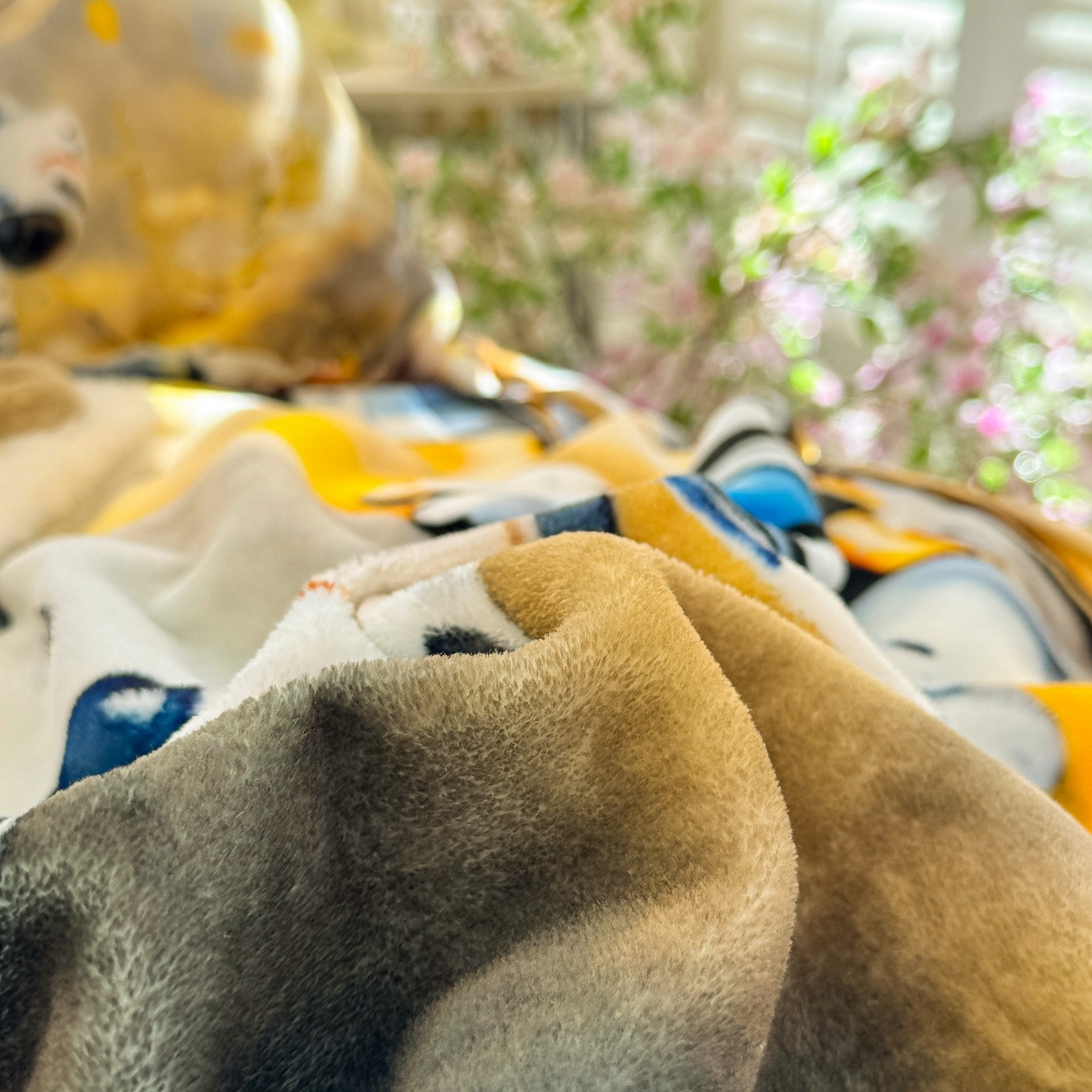 91家纺网 家纺一手货源 找家纺 馨语家居 2025新款直播热款高克重保暖卡通牛奶绒印花四件套 未来萌宠