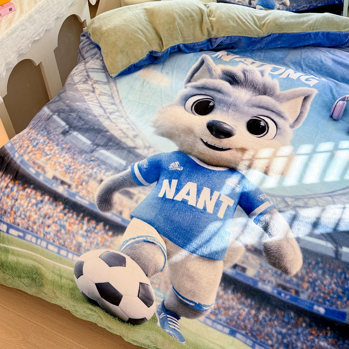 91家纺网 家纺一手货源 找家纺 馨语家居 2025新款直播热款高克重保暖卡通牛奶绒印花四件套 南通狼