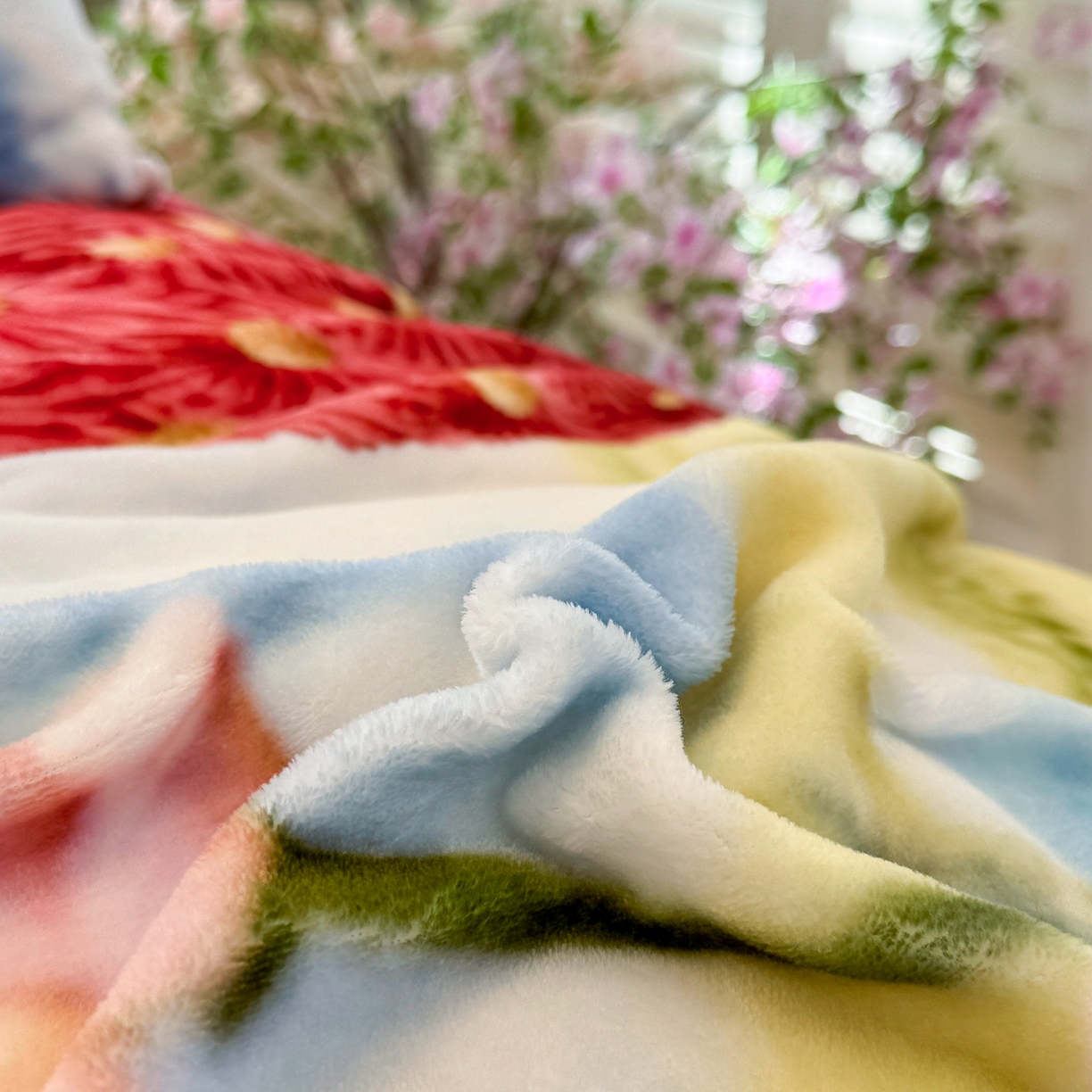 91家纺网 家纺一手货源 找家纺 馨语家居 2025新款直播热款高克重保暖卡通牛奶绒印花四件套 草莓哪吒