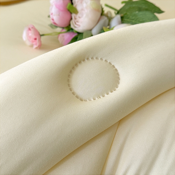 91家纺网 家纺一手货源 找家纺 2025新款tiktok跨境电商爆款针织棉被子外贸供货 米白