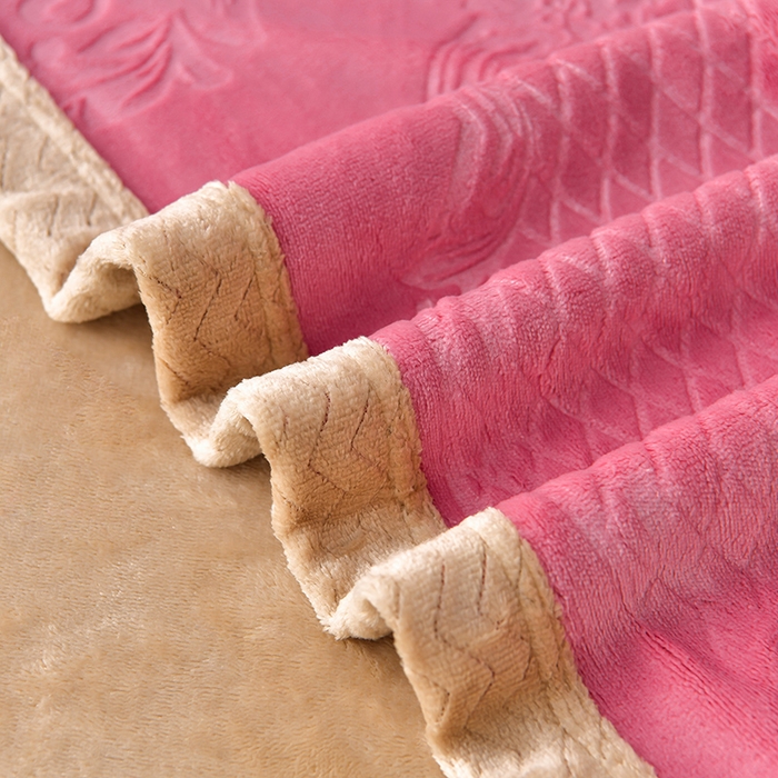 91家纺网 家纺一手货源 找家纺 星窝 2025新款高克重直播爆款纯色欧式雕花绒牛奶绒四件套 富贵花开红豆沙