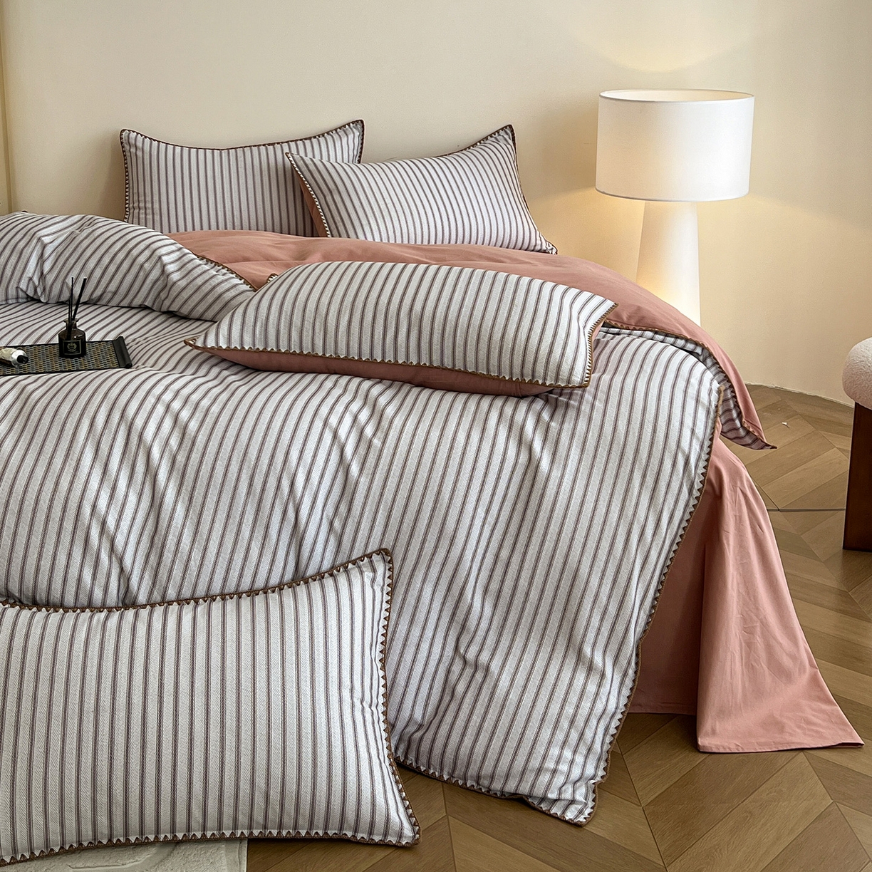 91家纺网 家纺一手货源 找家纺 静家居-简约原创家纺 2025新款全棉简约磨毛贝壳边四件套 卡米(灰)