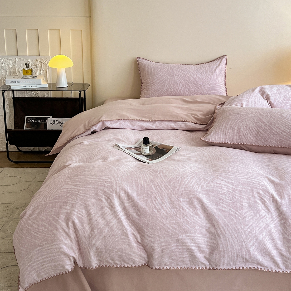 91家纺网 家纺一手货源 找家纺 静家居-简约原创家纺 2025新款全棉简约磨毛贝壳边四件套 布兰卡(粉)