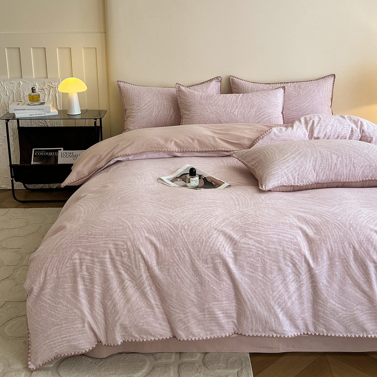 91家纺网 家纺一手货源 找家纺 静家居-简约原创家纺 2025新款全棉简约磨毛贝壳边四件套 布兰卡(粉)