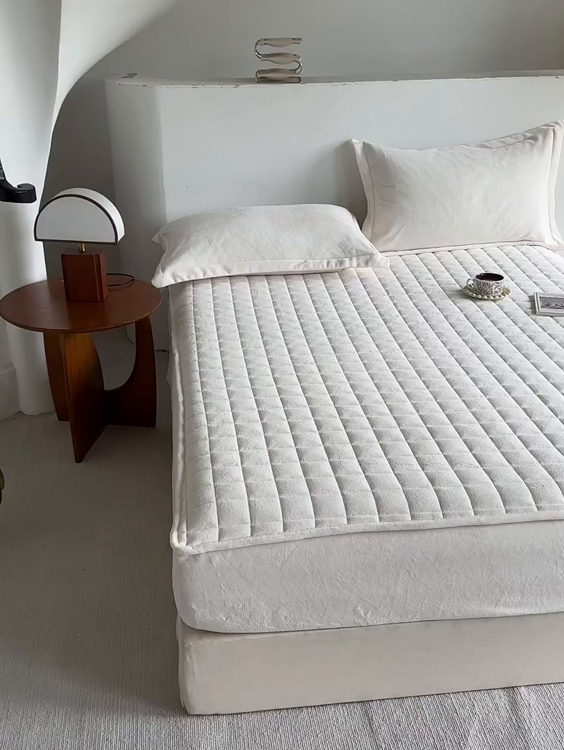 91家纺网 家纺一手货源 找家纺 （总）寝柔家纺 2025新款冬季纯色消光加厚牛奶绒夹棉床笠