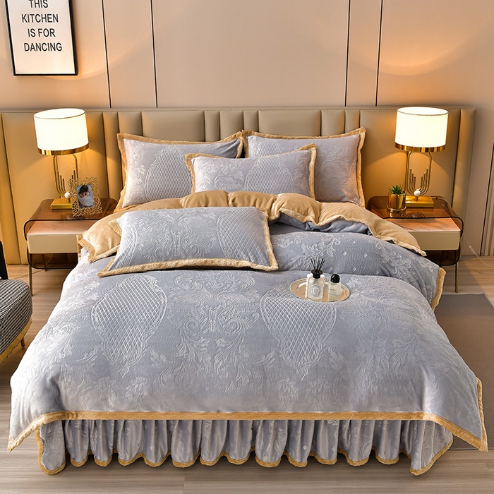 91家纺网 家纺一手货源 找家纺 星窝 2025新款高克重直播爆款纯色欧式雕花绒牛奶绒四件套 富贵花开灰