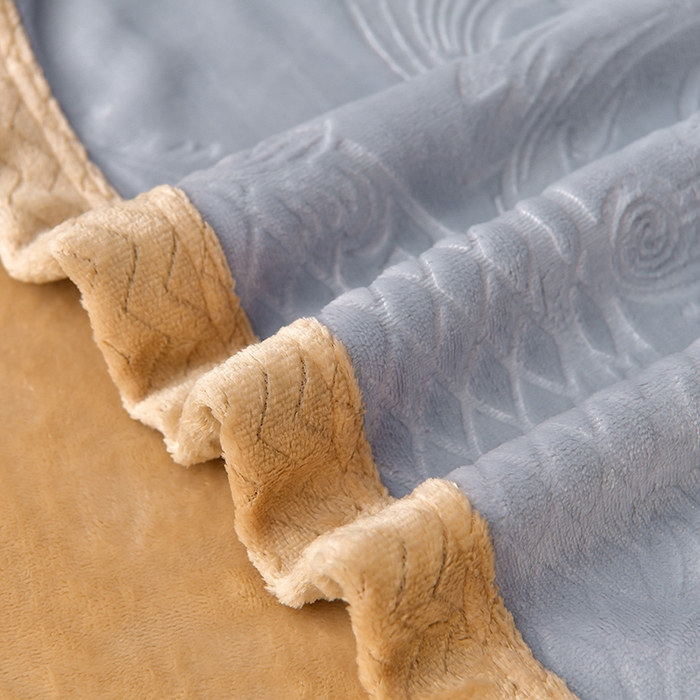 91家纺网 家纺一手货源 找家纺 星窝 2025新款高克重直播爆款纯色欧式雕花绒牛奶绒四件套 富贵花开灰