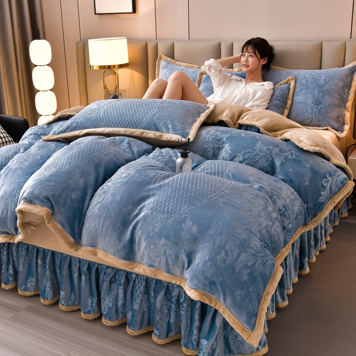 91家纺网 家纺一手货源 找家纺 星窝 2025新款高克重直播爆款纯色欧式雕花绒牛奶绒四件套 富贵花开蓝