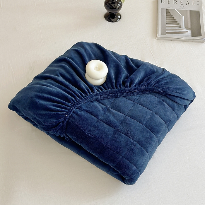 91家纺网 家纺一手货源 找家纺 寝柔家纺 2025新款冬季纯色消光加厚牛奶绒夹棉床笠 藏青