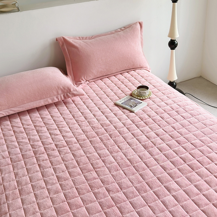 91家纺网 家纺一手货源 找家纺 寝柔家纺 2025新款冬季纯色消光加厚牛奶绒夹棉床笠 粉色