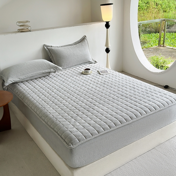 91家纺网 家纺一手货源 找家纺 寝柔家纺 2025新款冬季纯色消光加厚牛奶绒夹棉床笠 灰色