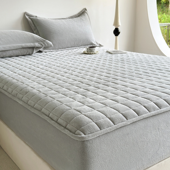 91家纺网 家纺一手货源 找家纺 寝柔家纺 2025新款冬季纯色消光加厚牛奶绒夹棉床笠 灰色