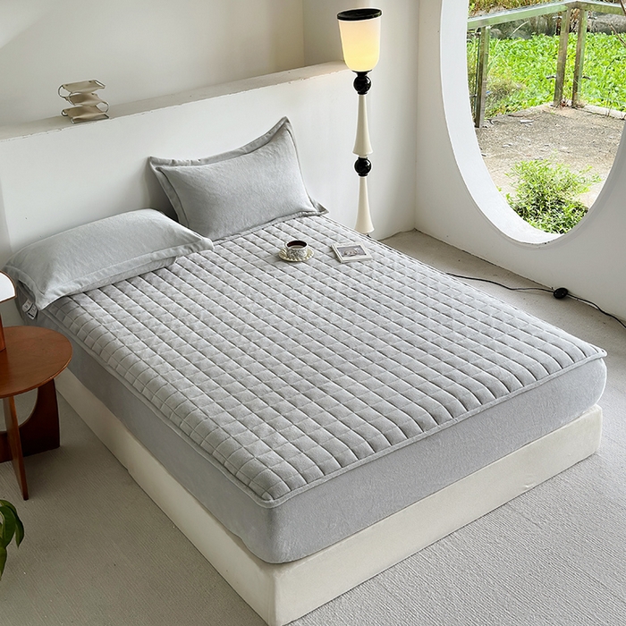 91家纺网 家纺一手货源 找家纺 寝柔家纺 2025新款冬季纯色消光加厚牛奶绒夹棉床笠 灰色