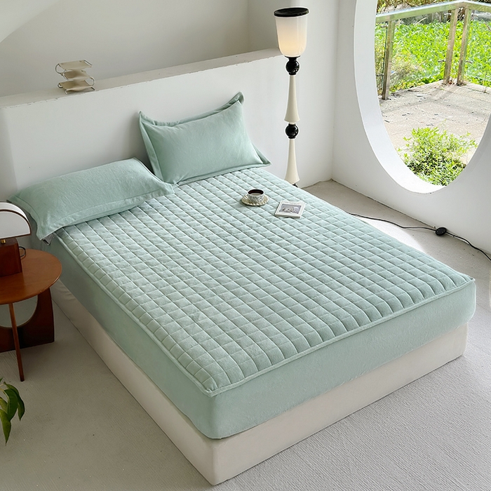 91家纺网 家纺一手货源 找家纺 寝柔家纺 2025新款冬季纯色消光加厚牛奶绒夹棉床笠 绿色