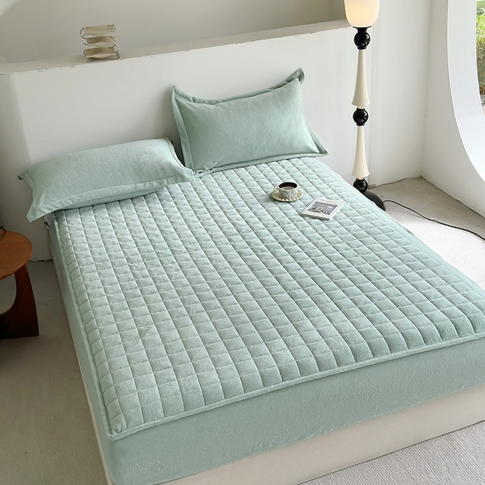 91家纺网 家纺一手货源 找家纺 寝柔家纺 2025新款冬季纯色消光加厚牛奶绒夹棉床笠 绿色