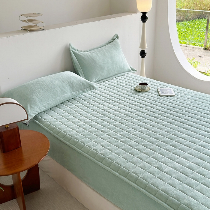 91家纺网 家纺一手货源 找家纺 寝柔家纺 2025新款冬季纯色消光加厚牛奶绒夹棉床笠 绿色